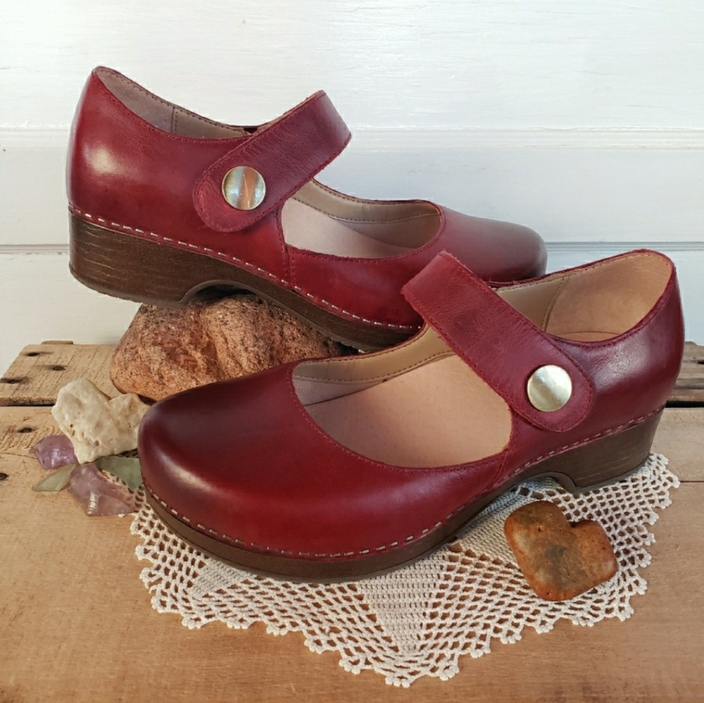 RED Dansko Beatrice MaryJane Clog Burnished Velcro Strap Button Boho Cottage - Picture 11 of 11